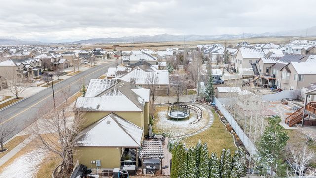 8026 S CRICKET LN, West Jordan, UT 84081