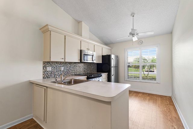 7711 SE Sugar Sand Circle E 33455, Hobe Sound, FL 33455