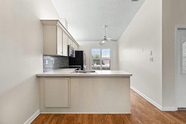 7711 SE Sugar Sand Circle E 33455, Hobe Sound, FL 33455