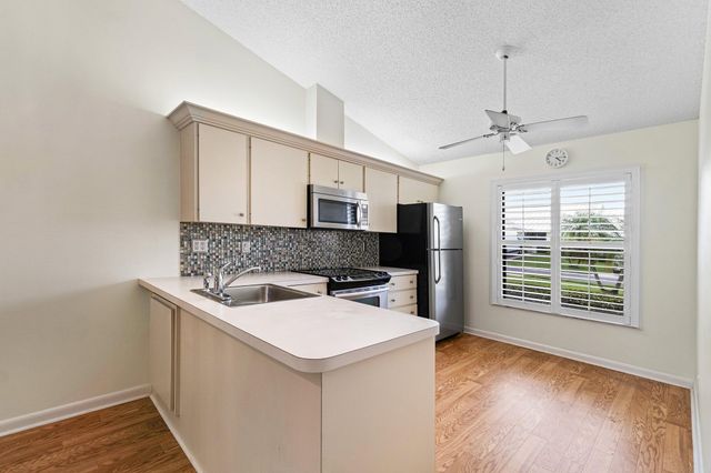 7711 SE Sugar Sand Circle E 33455, Hobe Sound, FL 33455