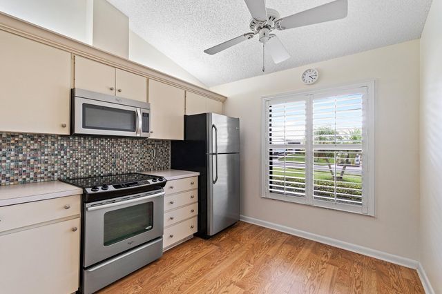 7711 SE Sugar Sand Circle E 33455, Hobe Sound, FL 33455