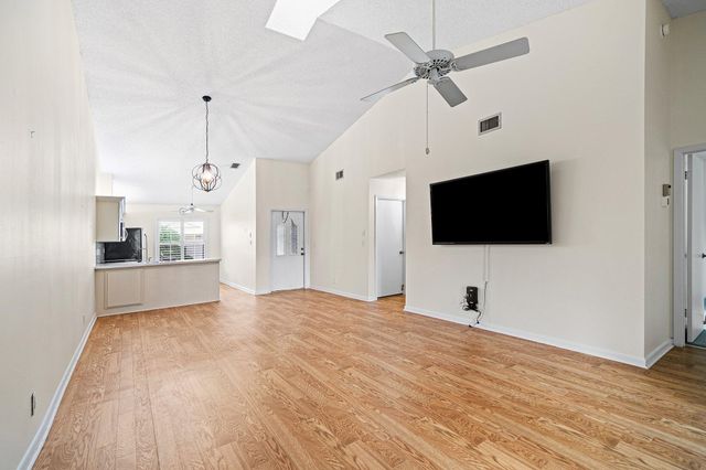 7711 SE Sugar Sand Circle E 33455, Hobe Sound, FL 33455