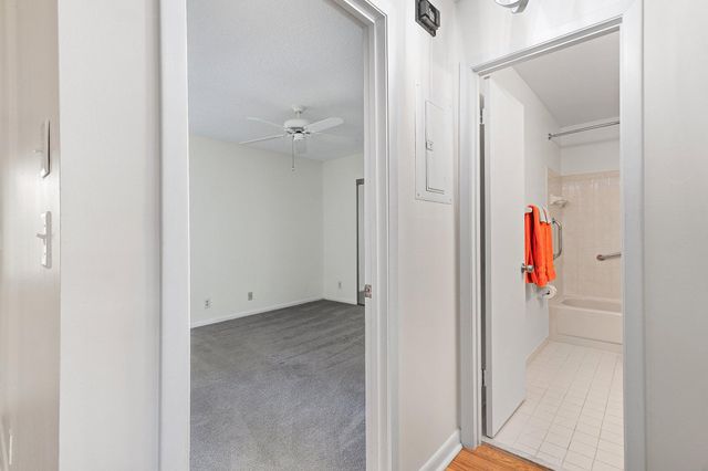 7711 SE Sugar Sand Circle E 33455, Hobe Sound, FL 33455