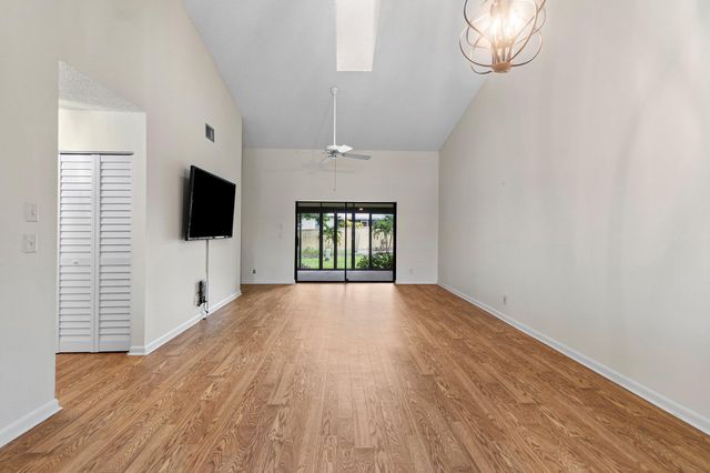 7711 SE Sugar Sand Circle E 33455, Hobe Sound, FL 33455