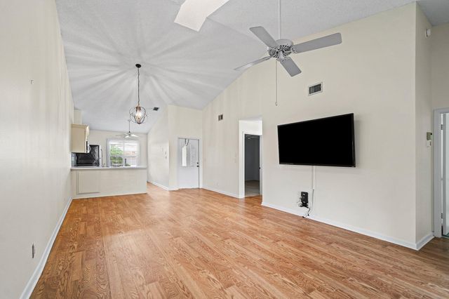 7711 SE Sugar Sand Circle E 33455, Hobe Sound, FL 33455