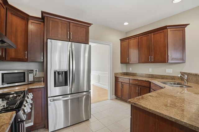 14 Mark Circle, Holden, MA 01520