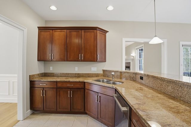 14 Mark Circle, Holden, MA 01520