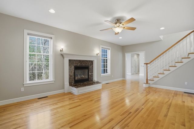 14 Mark Circle, Holden, MA 01520