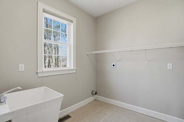 14 Mark Circle, Holden, MA 01520