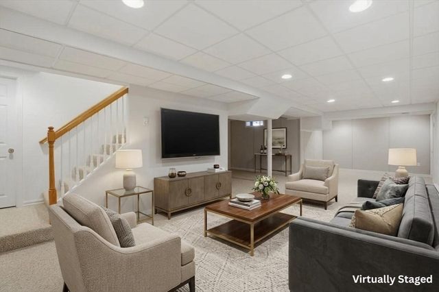 14 Mark Circle, Holden, MA 01520