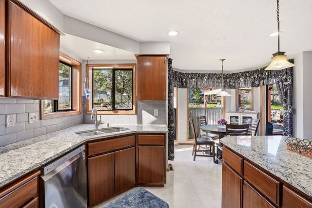 2006 W Wedgewood Ave, Spokane, WA 99208