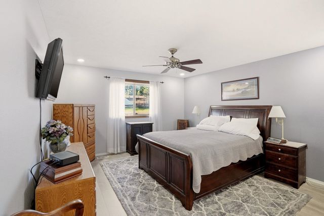 2006 W Wedgewood Ave, Spokane, WA 99208