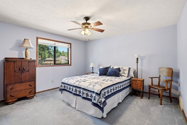 2006 W Wedgewood Ave, Spokane, WA 99208