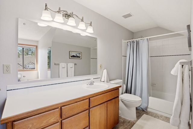 2006 W Wedgewood Ave, Spokane, WA 99208