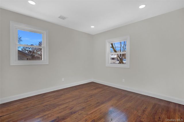 3 Jayne Avenue, Melville, NY 11747