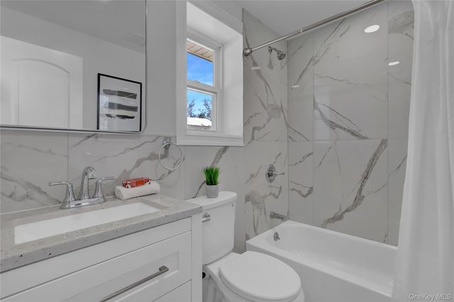 3 Jayne Avenue, Melville, NY 11747