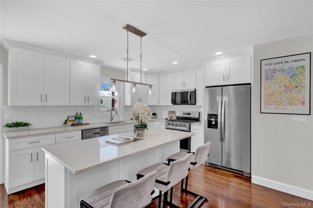 3 Jayne Avenue, Melville, NY 11747