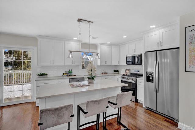 3 Jayne Avenue, Melville, NY 11747