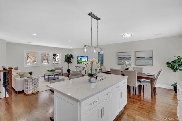 3 Jayne Avenue, Melville, NY 11747