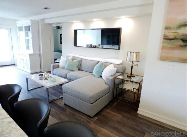 1115 Pearl Street 6, La Jolla, CA 92037