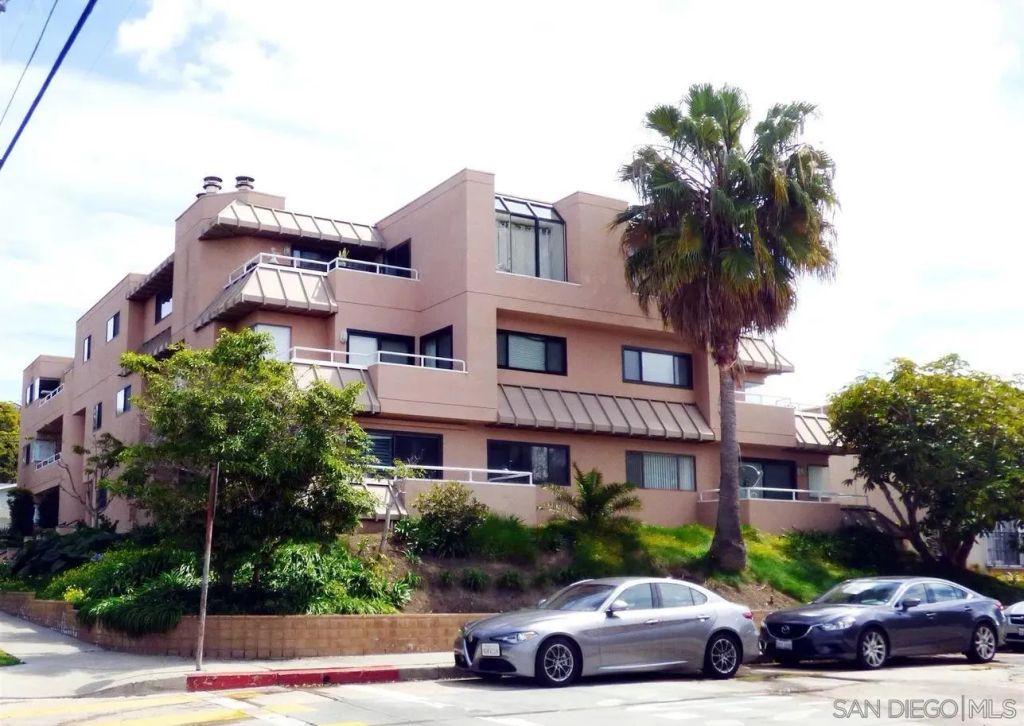 1115 Pearl Street 6, La Jolla, CA 92037