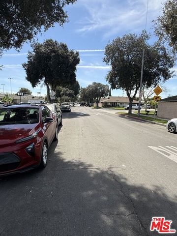 709 S Diamond Street, Santa Ana, CA 92704