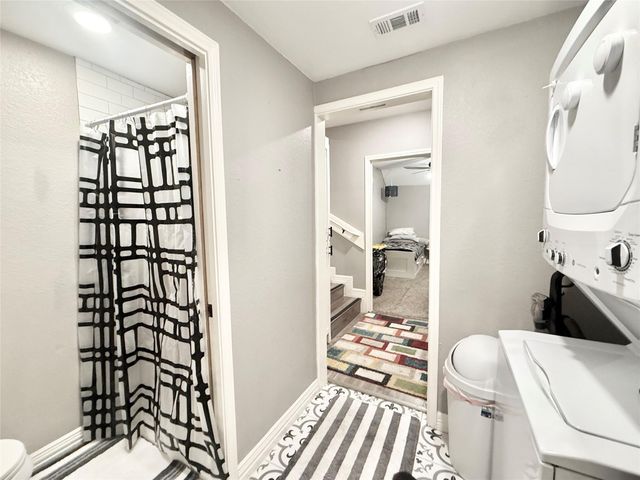 2043 Des Jardines Street, Houston, TX 77023
