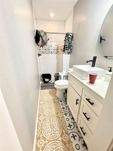2043 Des Jardines Street, Houston, TX 77023