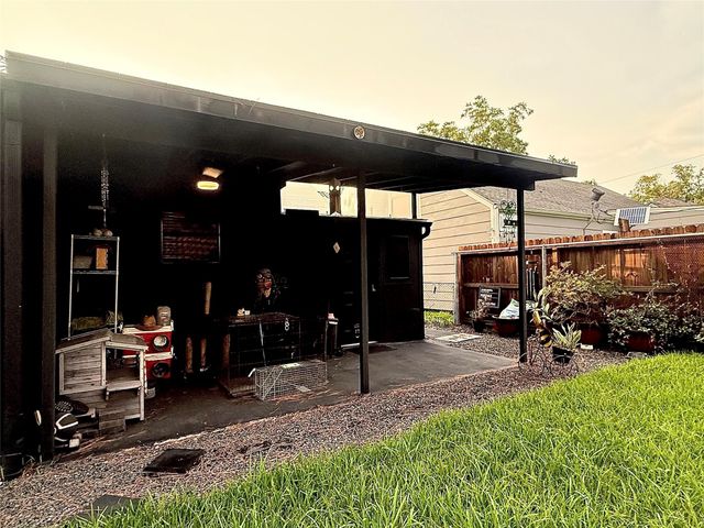 2043 Des Jardines Street, Houston, TX 77023