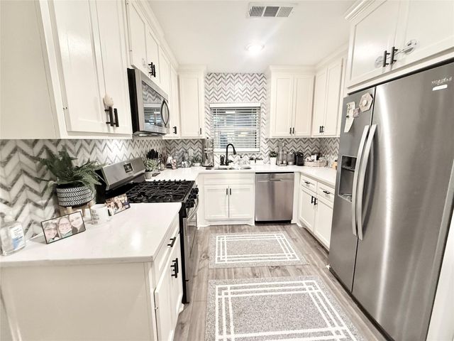 2043 Des Jardines Street, Houston, TX 77023