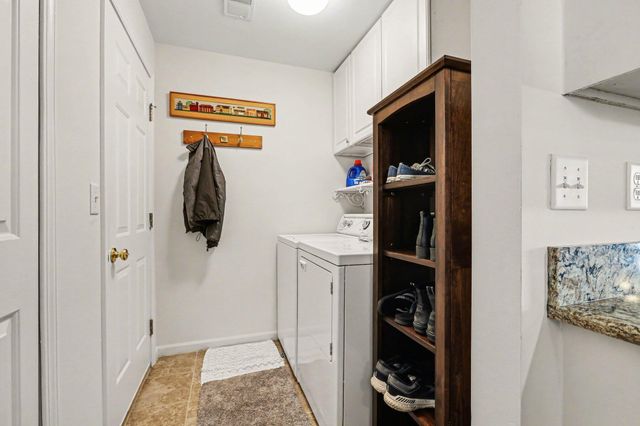 716 Cobblestone Way, Chelsea, MI 48118