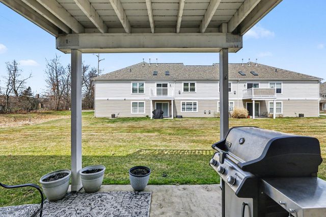 716 Cobblestone Way, Chelsea, MI 48118