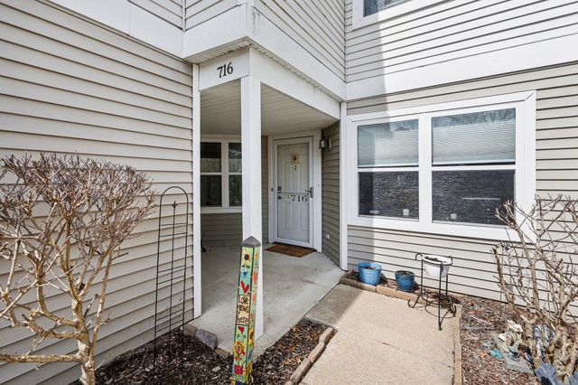 716 Cobblestone Way, Chelsea, MI 48118
