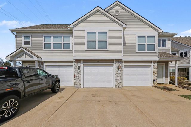 716 Cobblestone Way, Chelsea, MI 48118