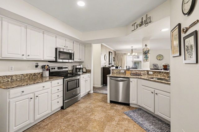 716 Cobblestone Way, Chelsea, MI 48118