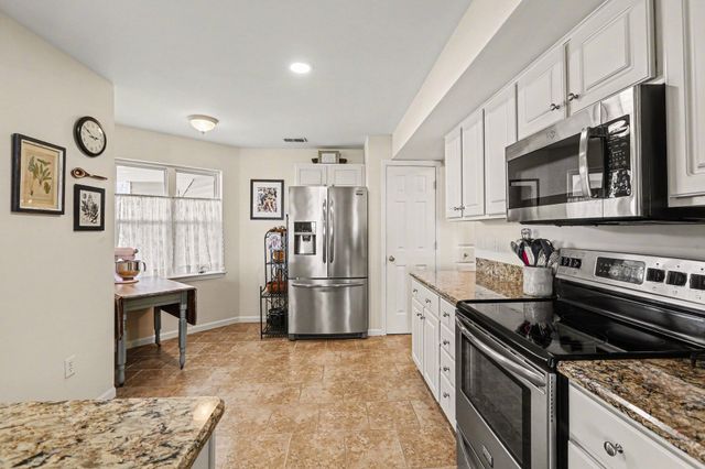 716 Cobblestone Way, Chelsea, MI 48118