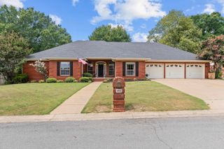 1515 John Ed, Conway, AR 72034