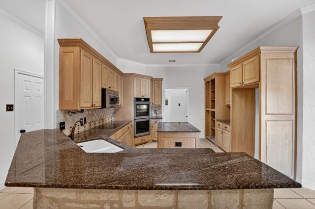 800 Granite Lane, Lorena, TX 76655