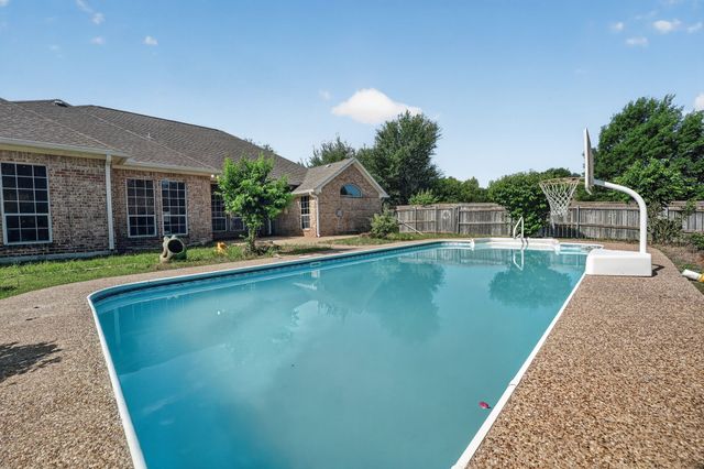 800 Granite Lane, Lorena, TX 76655