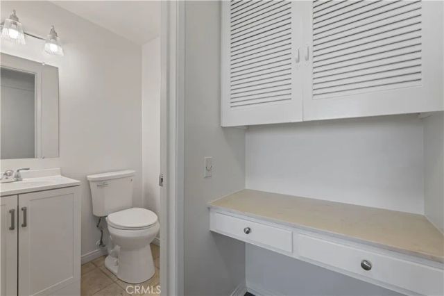 19152 Avenue of the Oaks B, Newhall, CA 91321