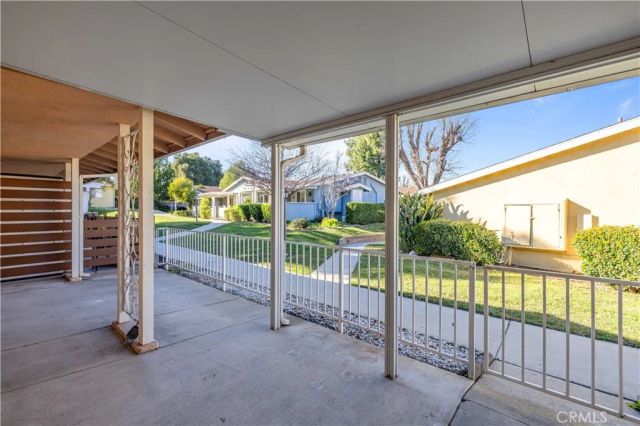 19152 Avenue of the Oaks B, Newhall, CA 91321