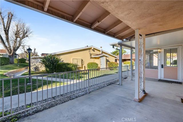 19152 Avenue of the Oaks B, Newhall, CA 91321