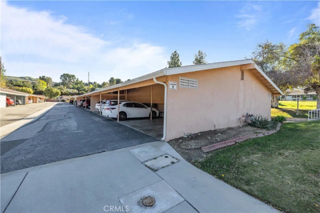 19152 Avenue of the Oaks B, Newhall, CA 91321