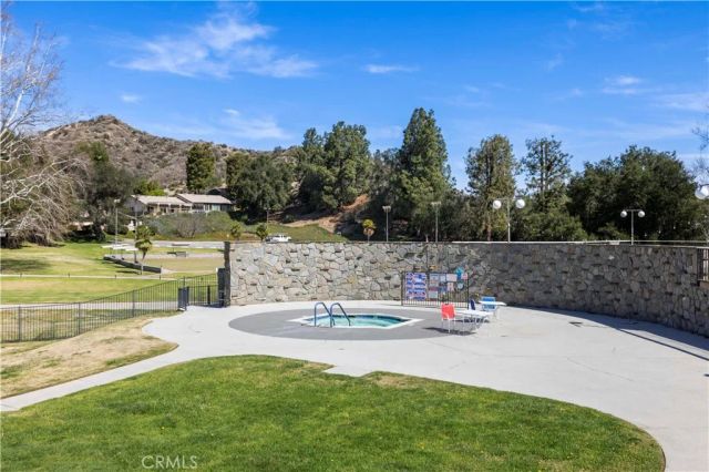 19152 Avenue of the Oaks B, Newhall, CA 91321