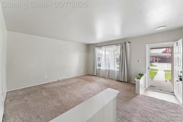 14053 April Lane, Warren, MI 48088