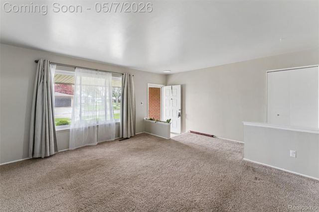 14053 April Lane, Warren, MI 48088