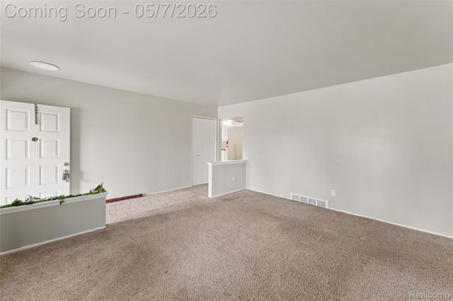 14053 April Lane, Warren, MI 48088