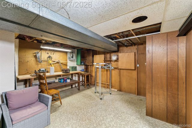 14053 April Lane, Warren, MI 48088