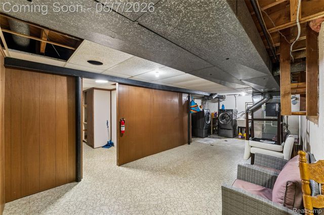 14053 April Lane, Warren, MI 48088
