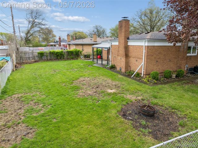 14053 April Lane, Warren, MI 48088
